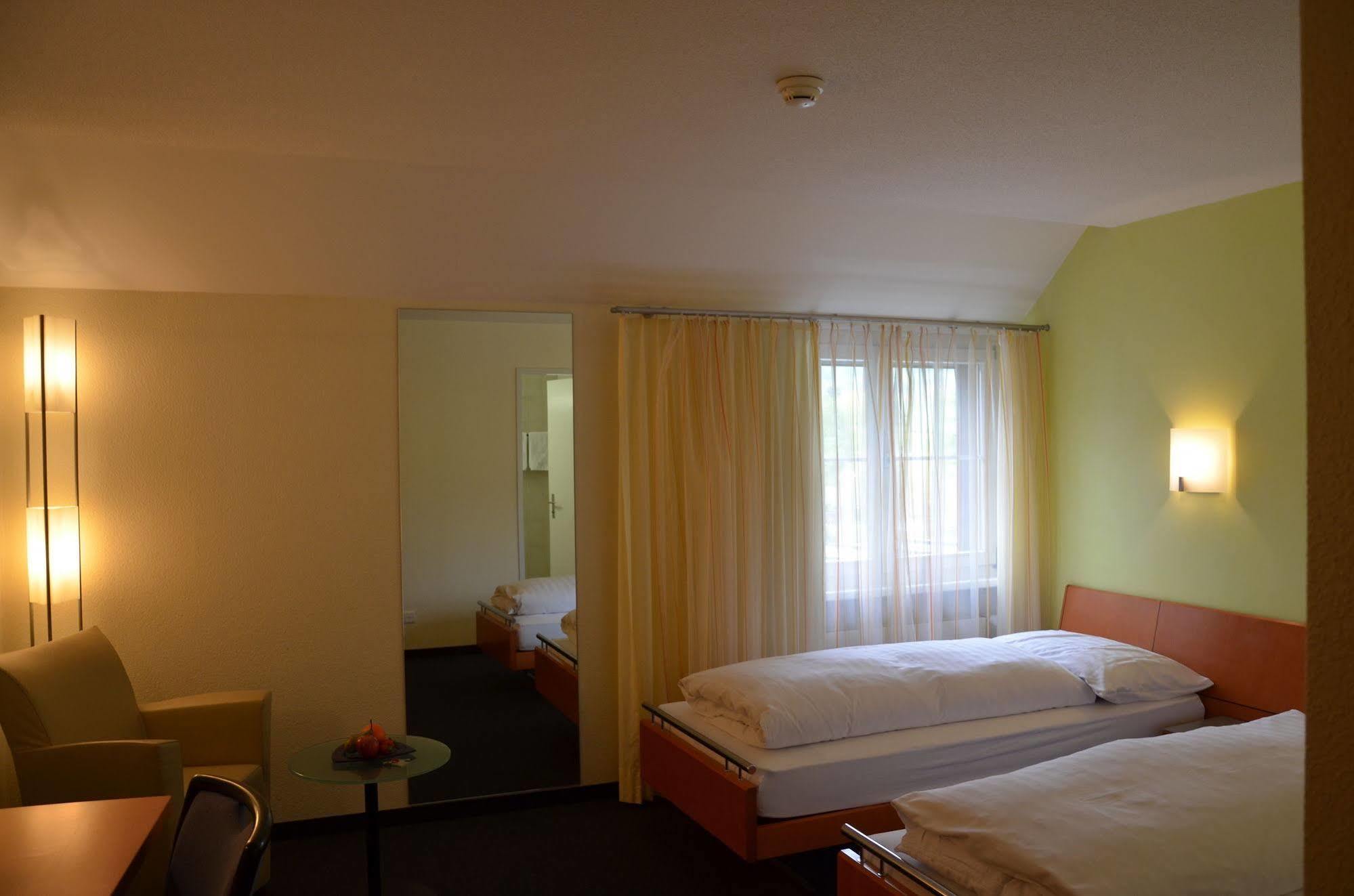 Hotel Urs Und Viktor Bettlach Exterior photo