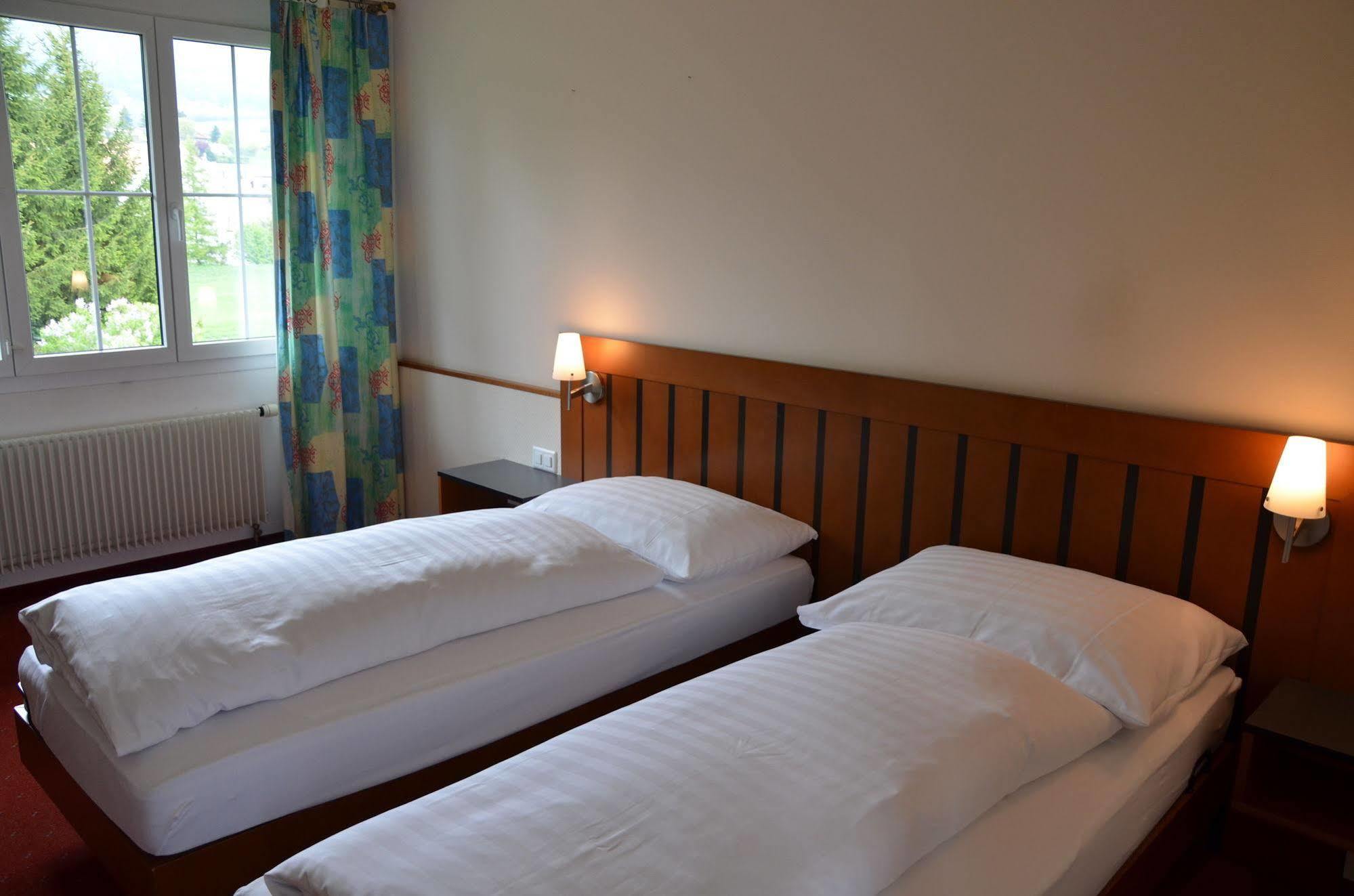 Hotel Urs Und Viktor Bettlach Exterior photo